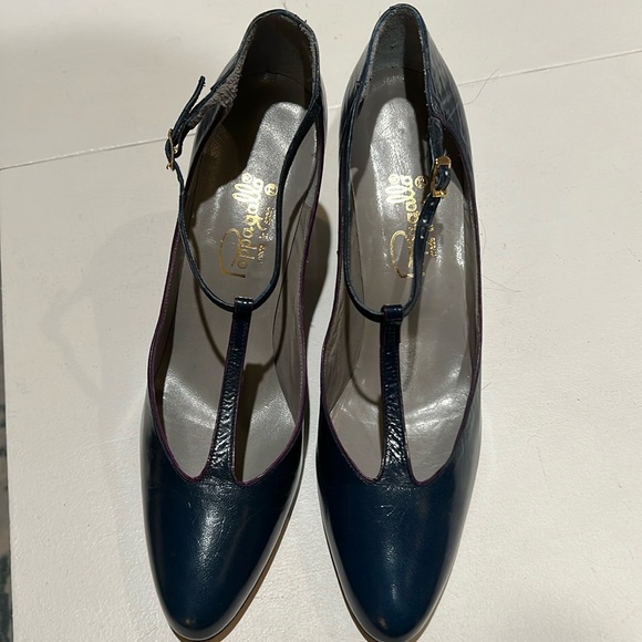 Pappagallo Shoes - Pappagallo vintage made in Spain women’s size 9 narrow heels